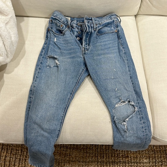 Women’s Levi’s - Picture 1 of 5